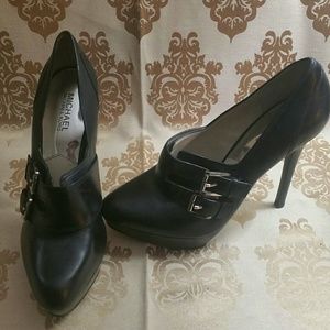 Michael Kors buckle 6"heels